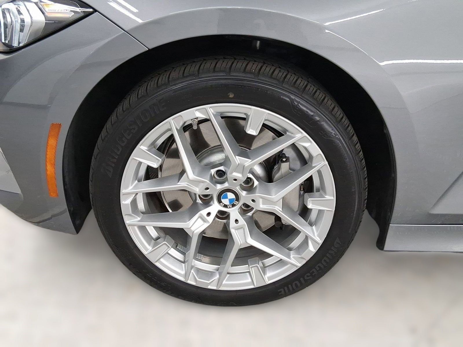 2025 BMW 3 Series 330i - Photo 11