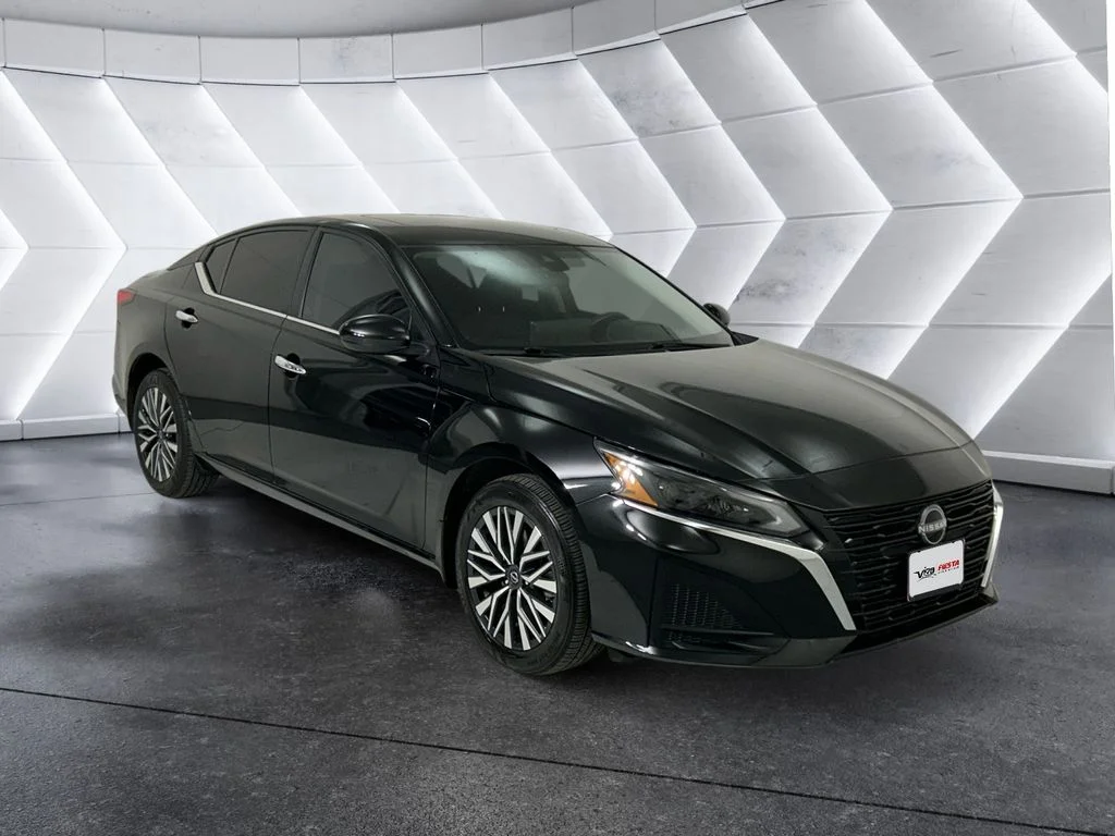 Used 2024 Black Nissan 2.5 SV image 1