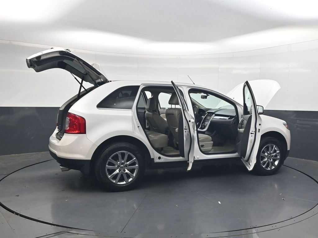 Used 2011 White Ford Limited image 45