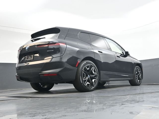 Used 2024 Black BMW xDrive50 image 33