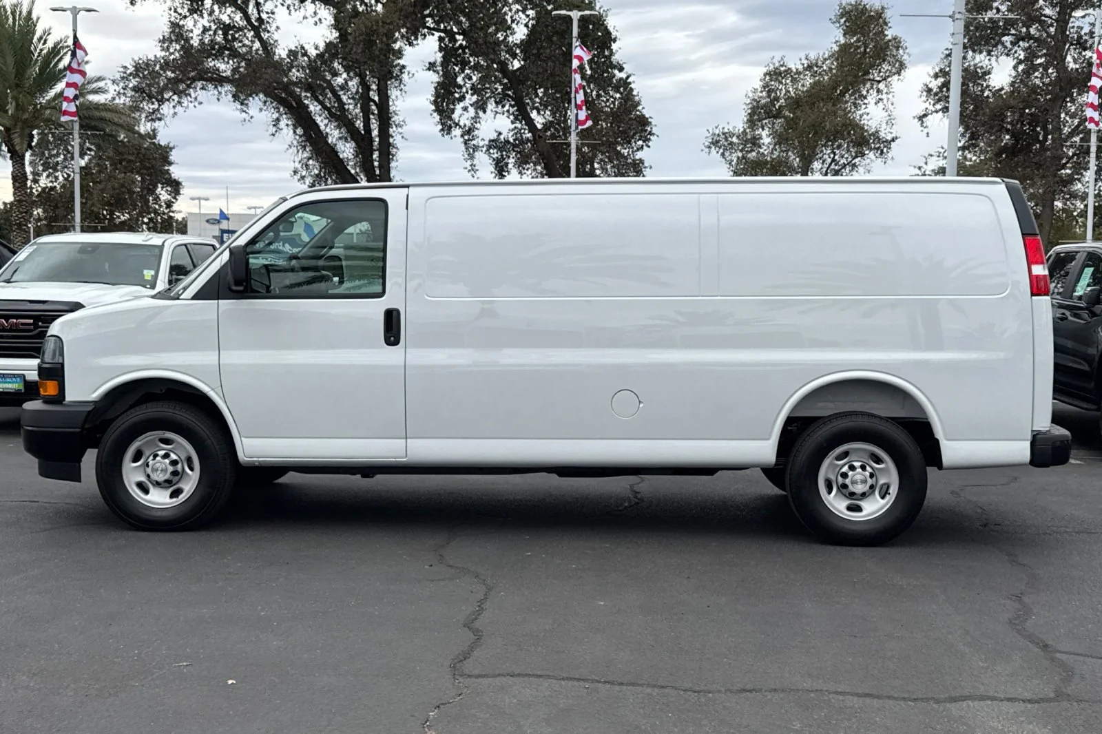 2026 Chevrolet Express Cargo 1WT view 6