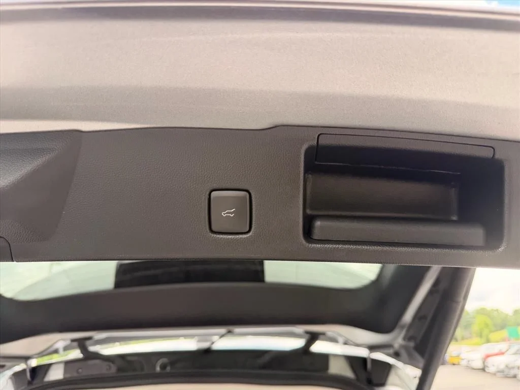 Used 2021 Silver Ford Titanium image 31