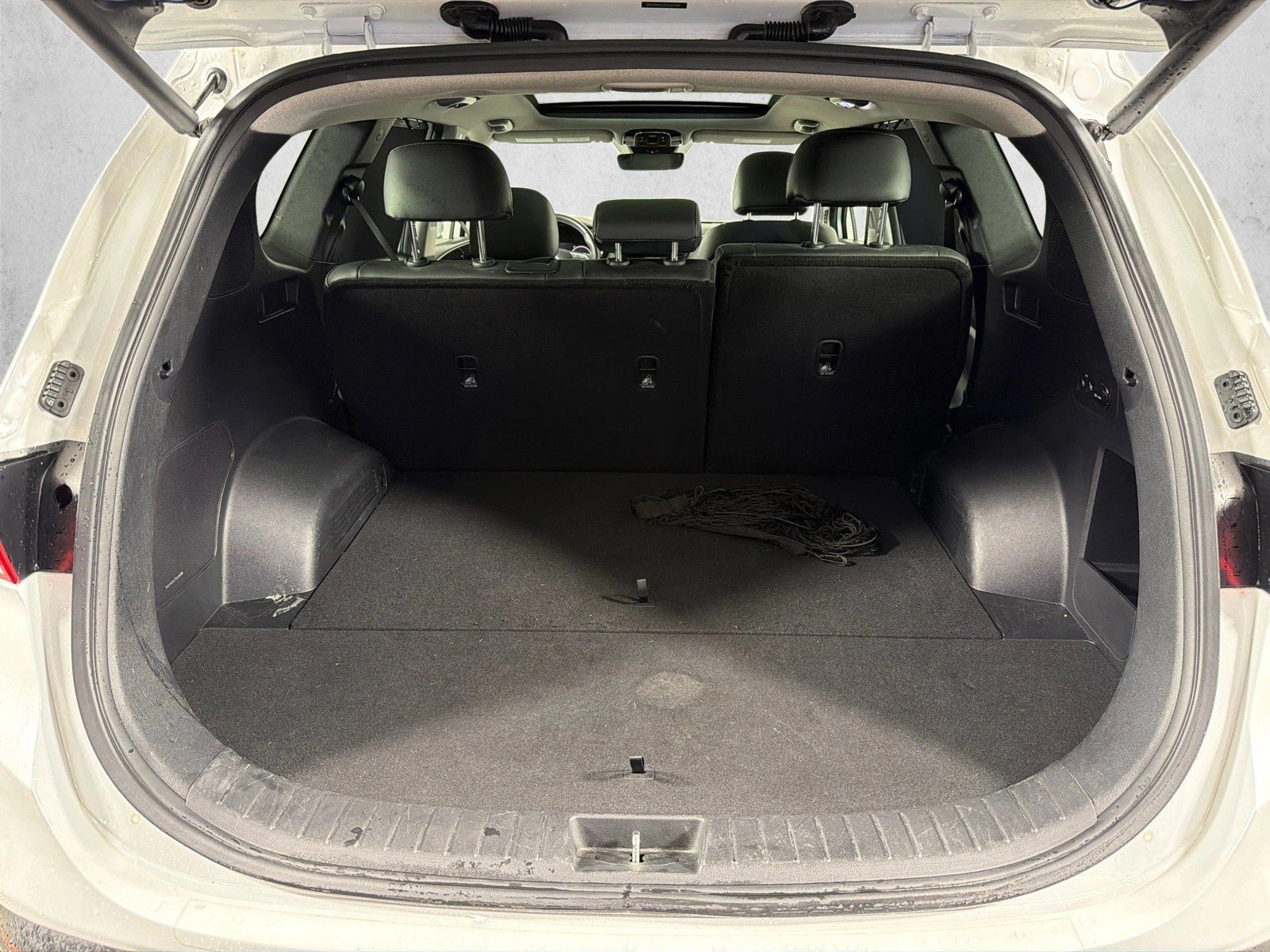 Used 2022 Quartz White Hyundai Limited image 20