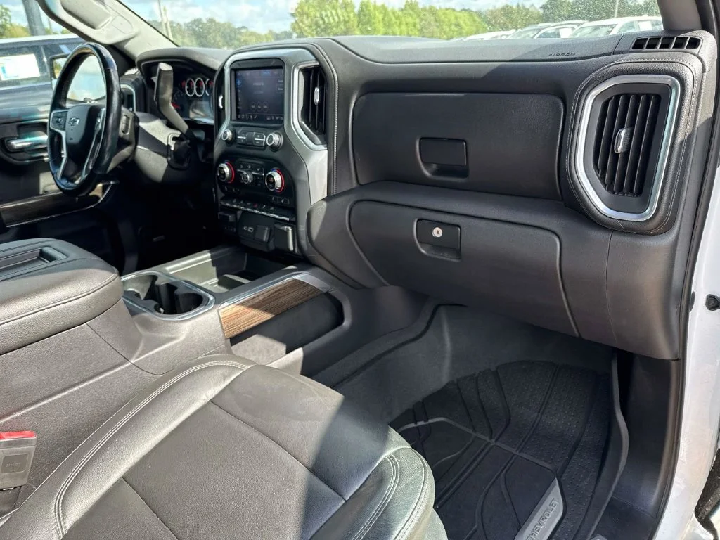 Used 2019 Beige Chevrolet RST image 17