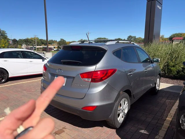 Used 2012 Gray Hyundai GLS image 4