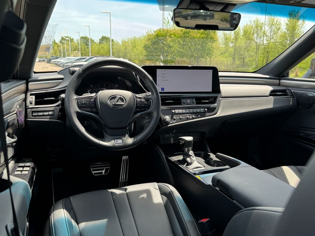 2025 Lexus ES - Photo 19