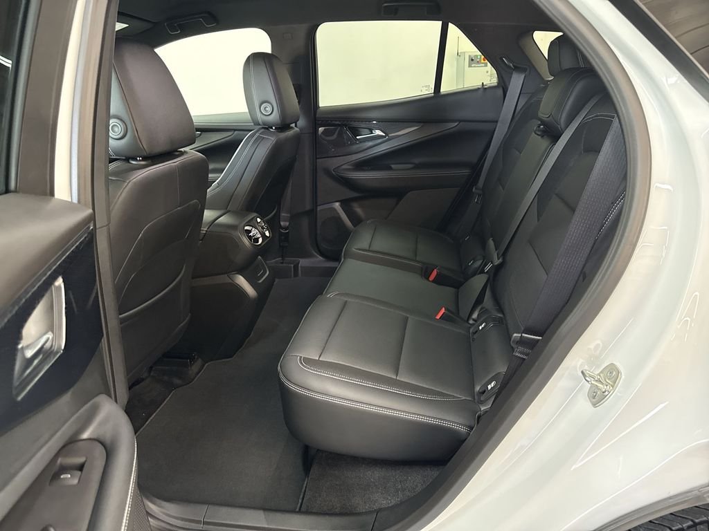 Used 2024 Summit White Chevrolet LT image 16