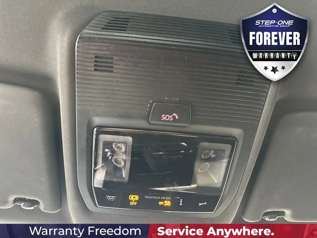 Used 2025  Volkswagen 2.0T SE w/Technology image 26