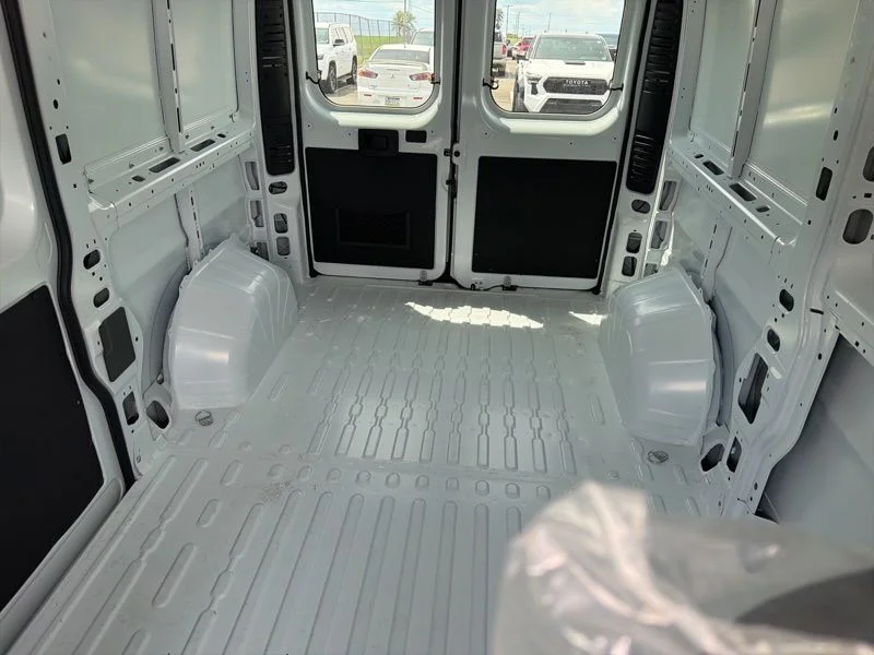 New 2026 Bright White Clear-Coat Exterior Paint RAM Low Roof image 12