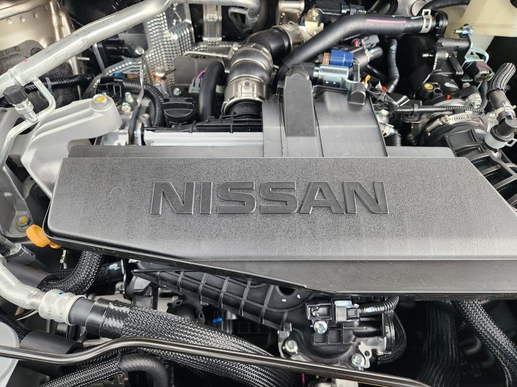 New 2026 Champagne Silver Metallic / Super Black Two-tone Nissan Platinum image 31