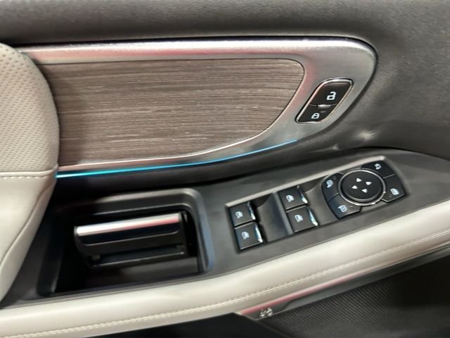 Used 2025 Gray Ford Platinum image 13