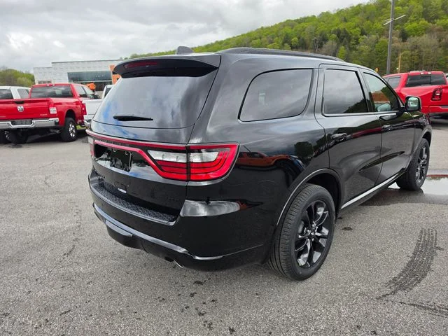 New 2026 Diamond Black Clear-Coat Exterior Paint Dodge GT Plus image 5