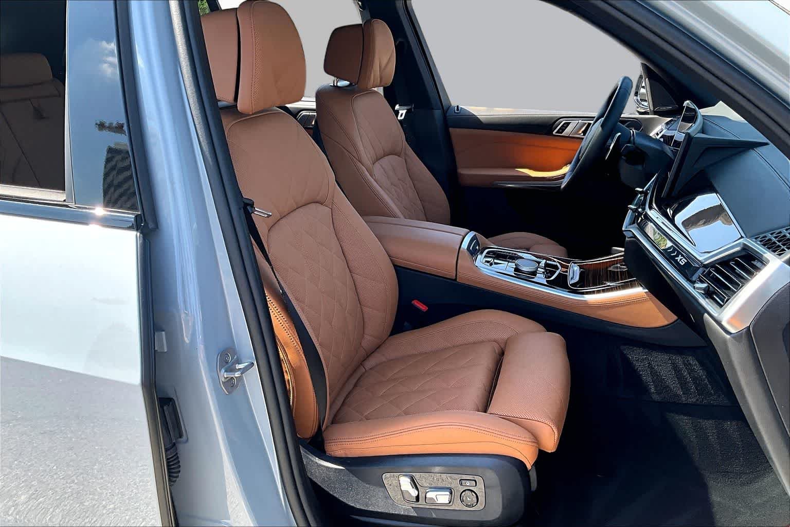Used 2026 Brooklyn Grey Metallic BMW sDrive40i image 8