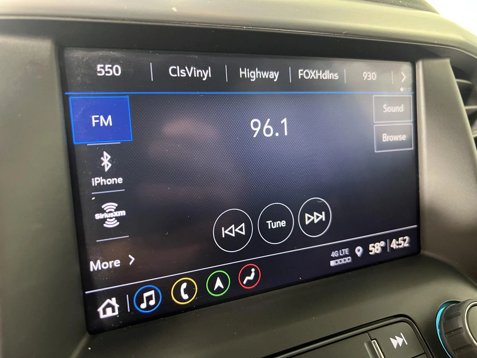Used 2023 Summit White GMC SLT image 3