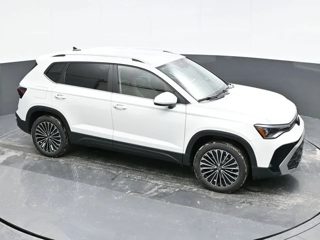 2025 Volkswagen Taos SE - Photo 15