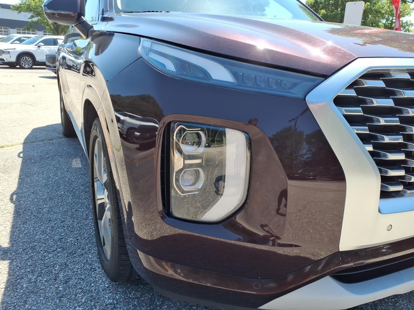 Used 2021 Sierra Burgundy Hyundai Limited image 3