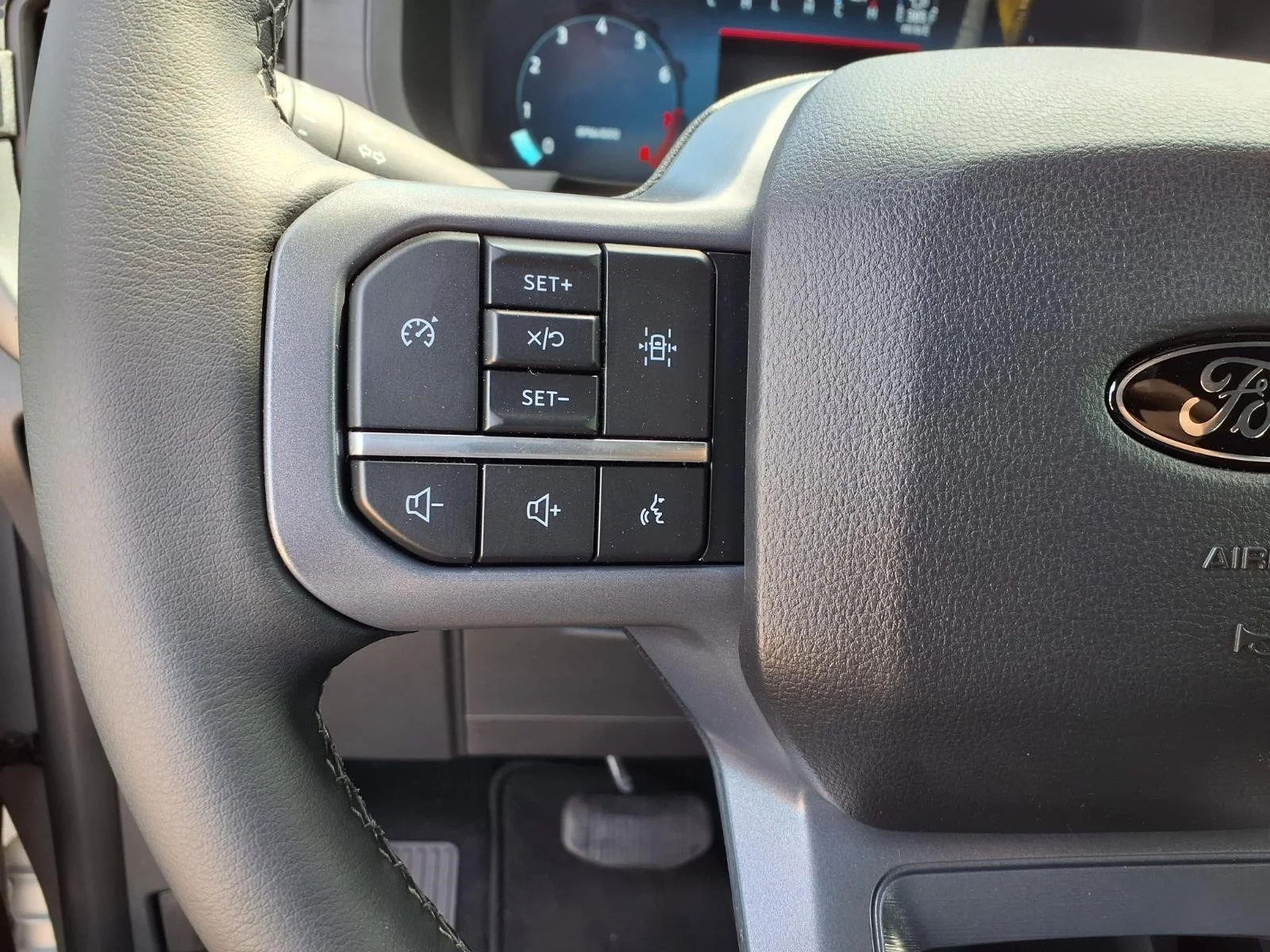 2026 Ford F-150 XLT - Photo 15