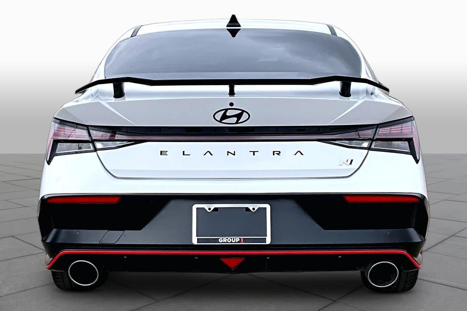 Used 2025 Atlas White Hyundai  image 4