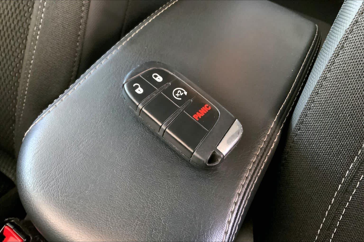 Used 2022 Colorado Red Clearcoat Jeep (RED) Edition image 15