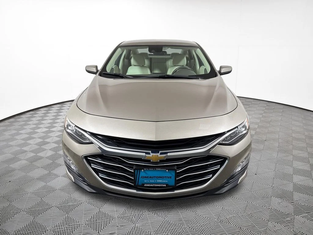 Used 2024 Gray Chevrolet LT image 3