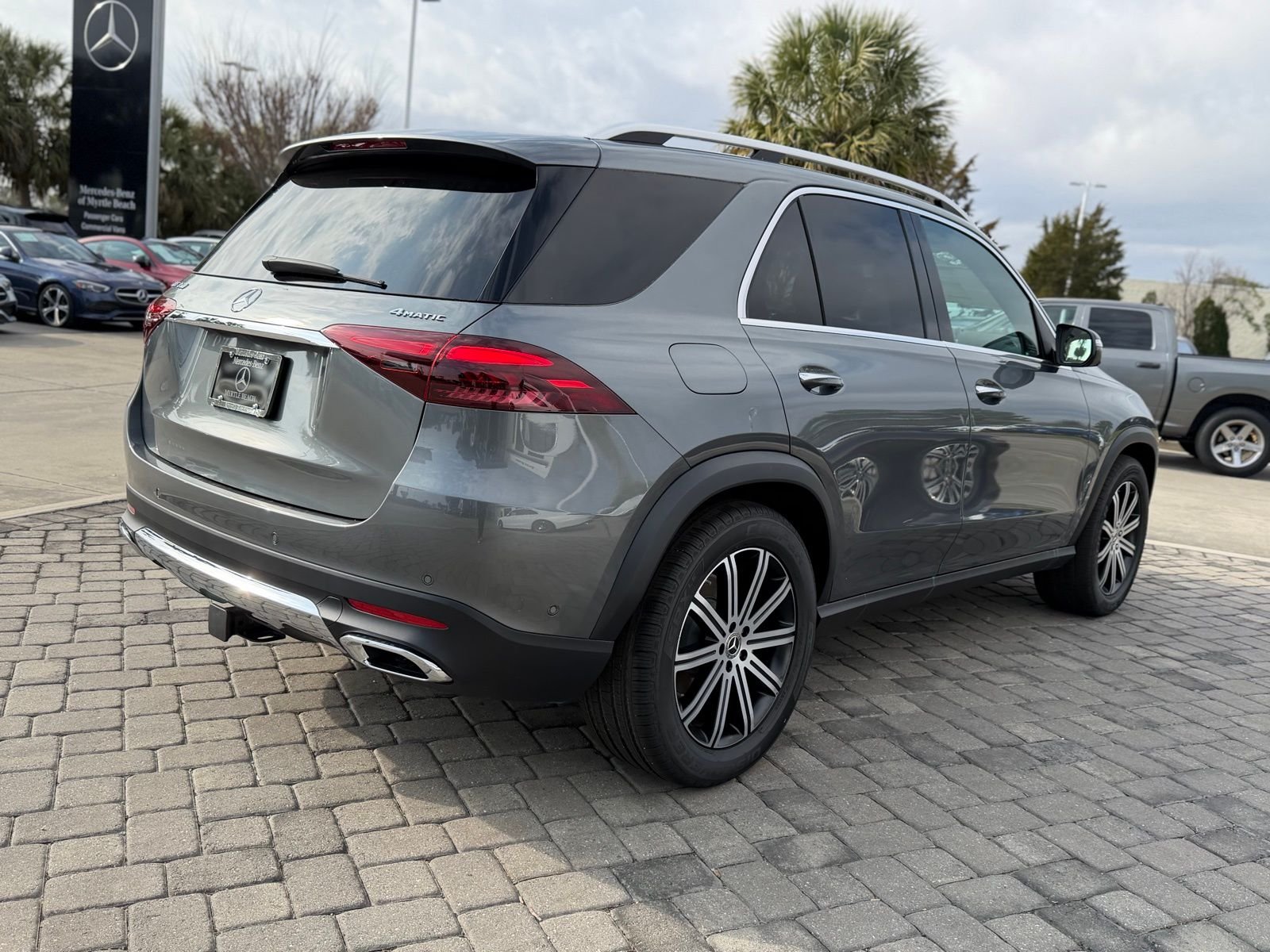 New 2026 Selenite Gray Metallic Mercedes-Benz GLE 350 image 9