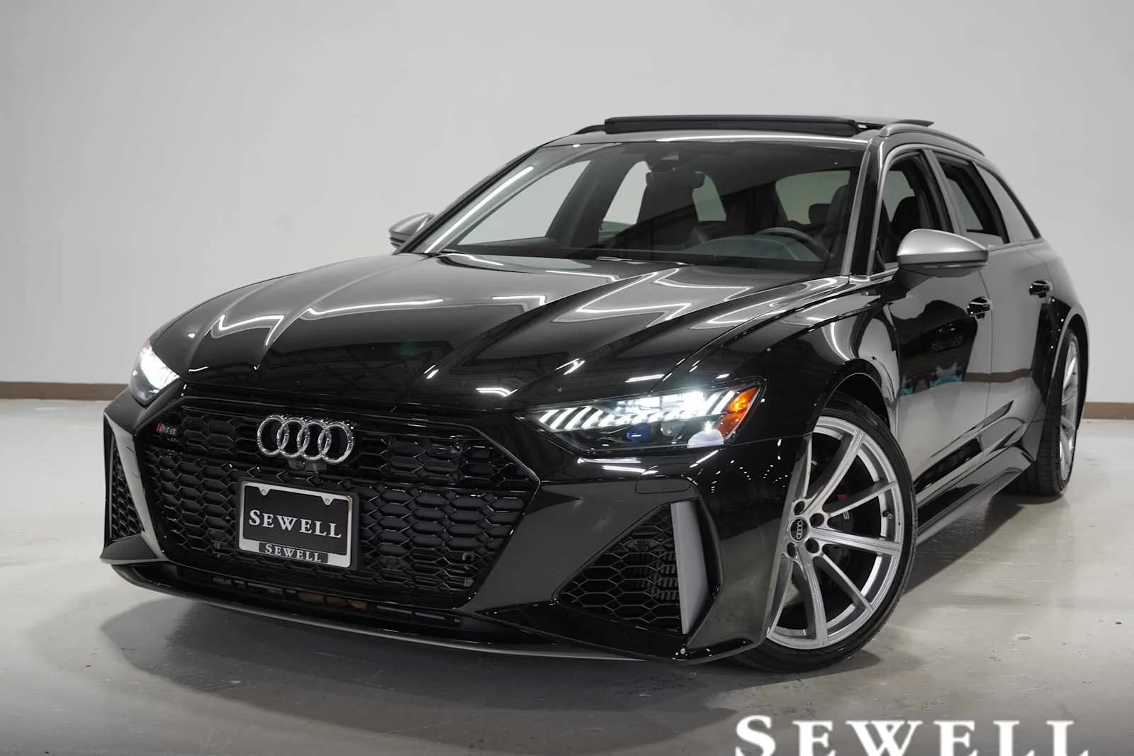 2025 Audi RS 6 Avant Performance's photo