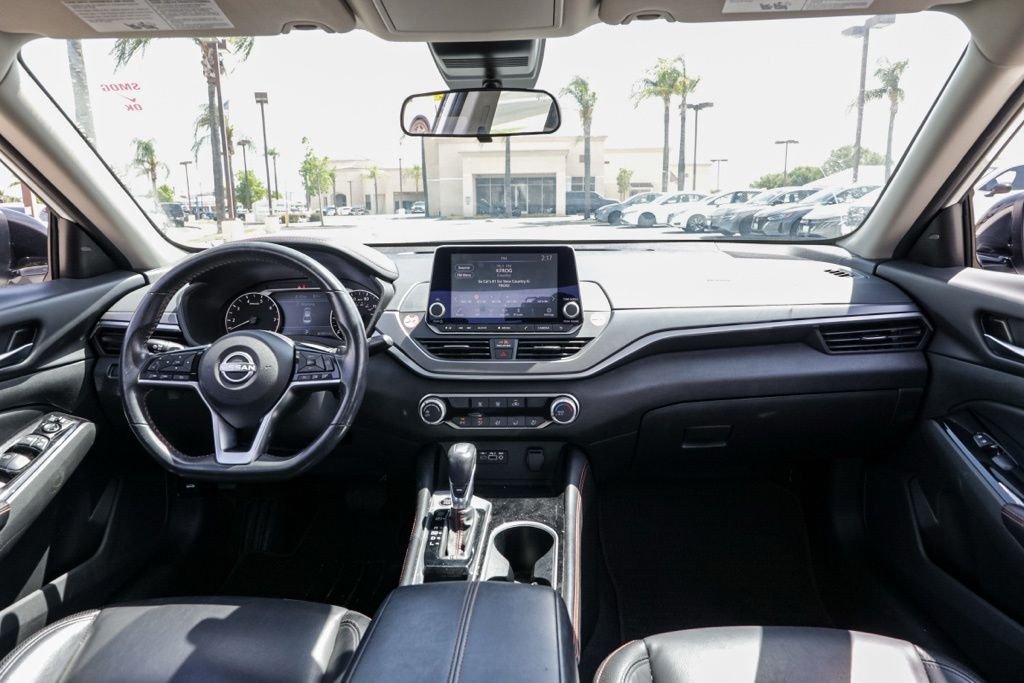 Used 2024 White Nissan 2.5 SR image 25