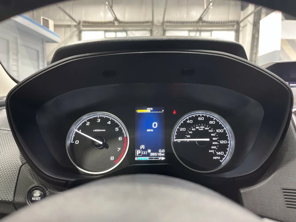 Used 2020 Crystal White Pearl Subaru Limited image 17