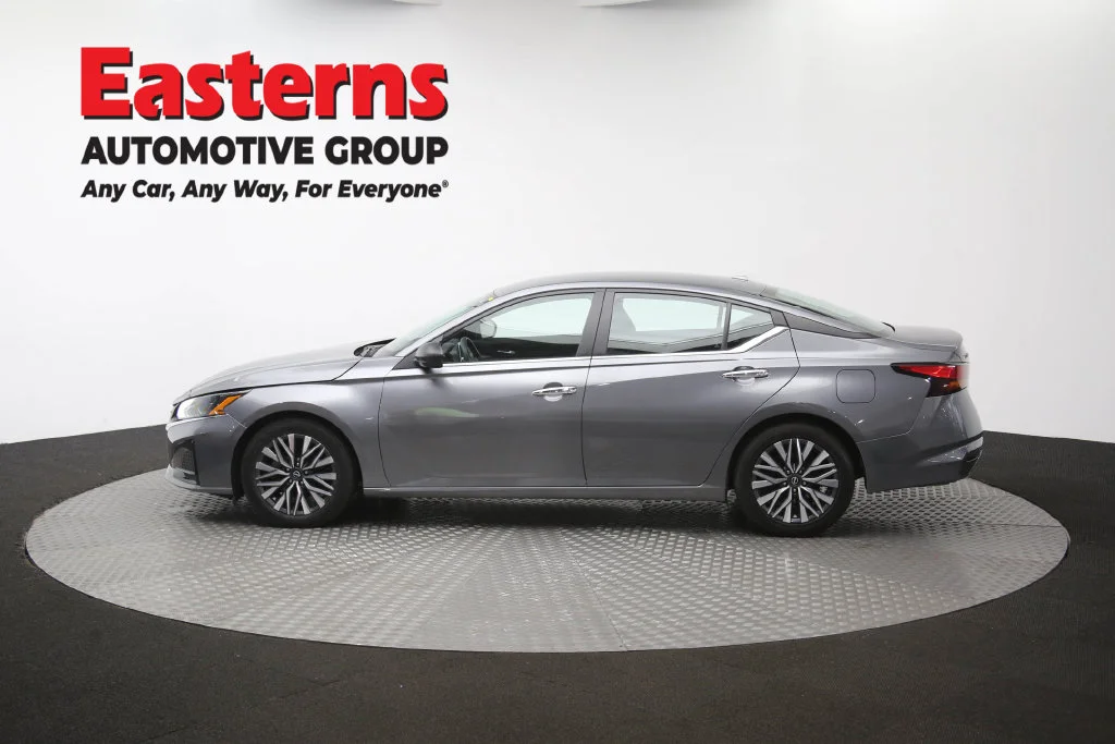 Used 2024 Gray Nissan 2.5 SV image 61
