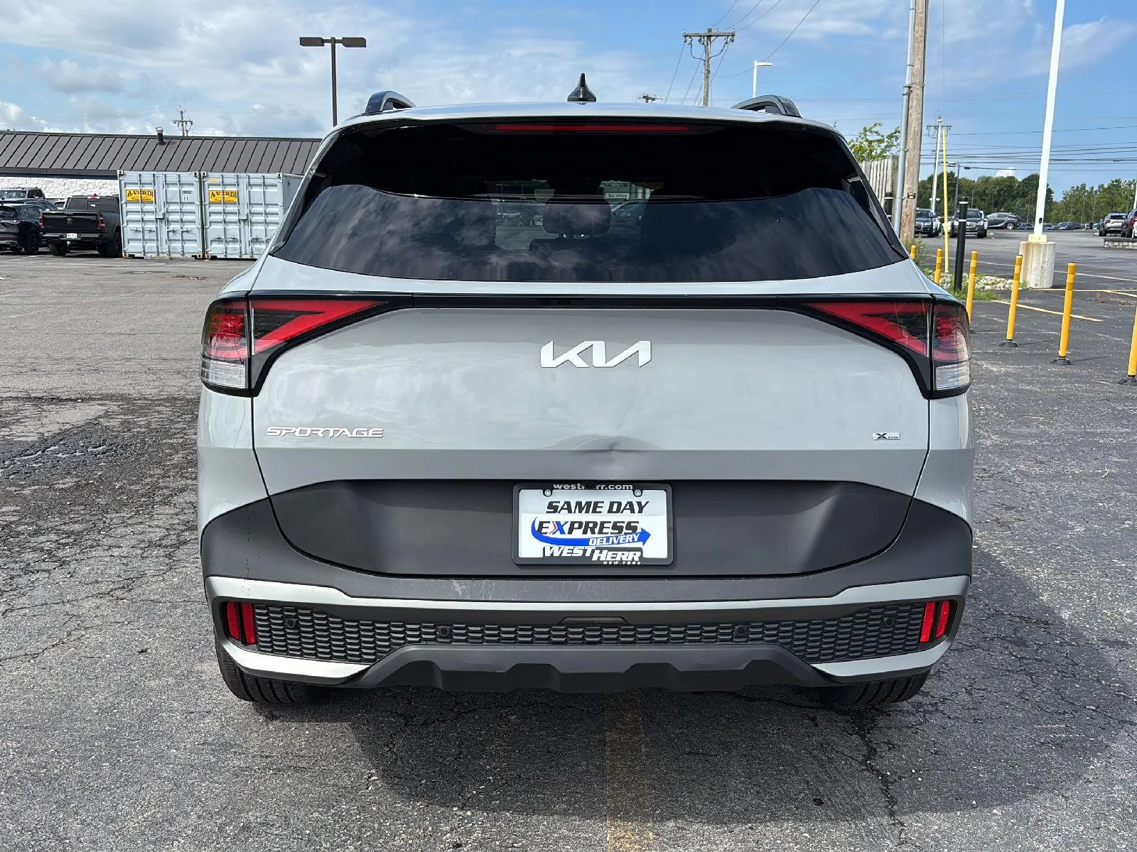 Used 2023  Kia X-Line image 8
