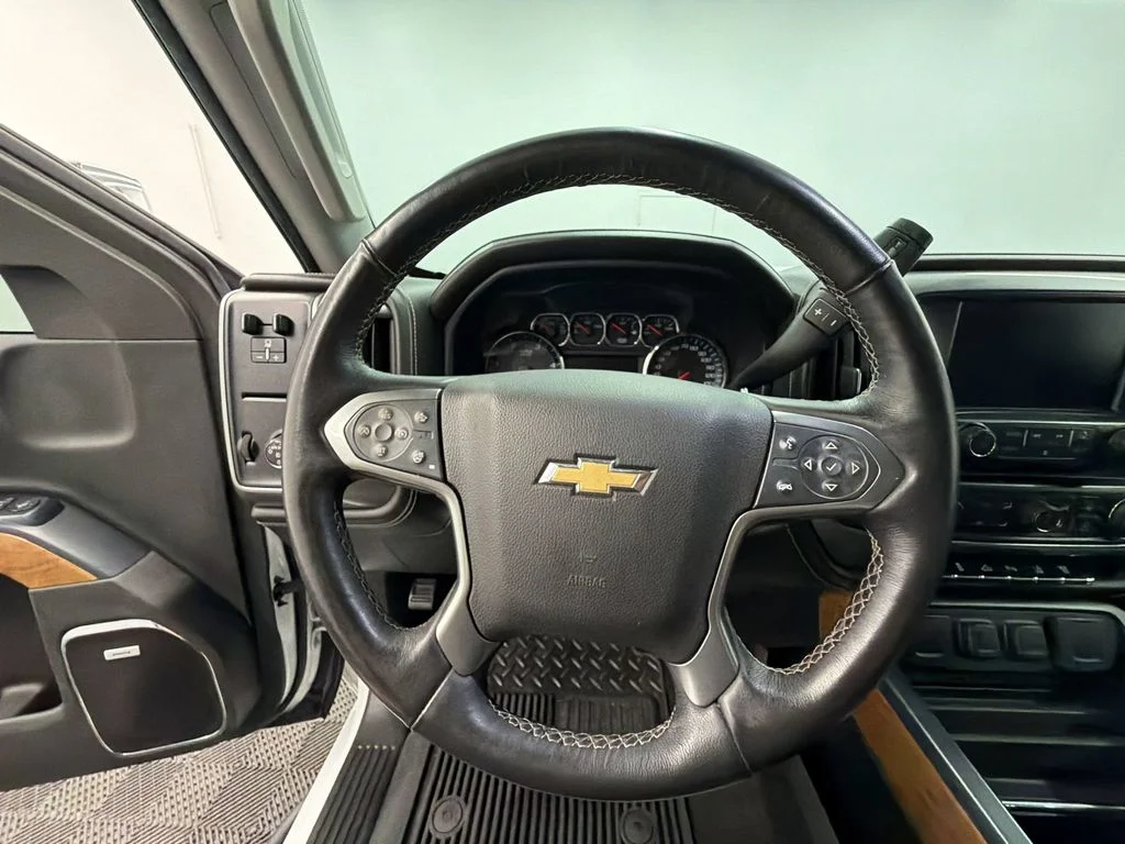 Used 2017 Summit White Chevrolet LTZ image 10