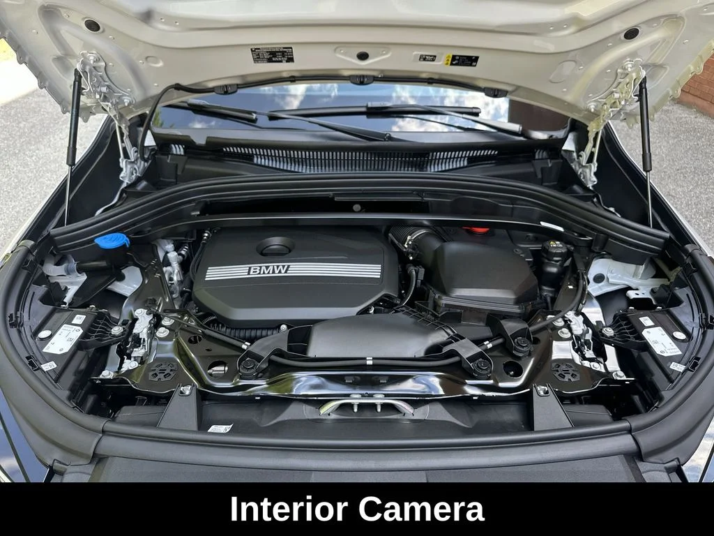 Used 2025 White BMW xDrive28i image 29