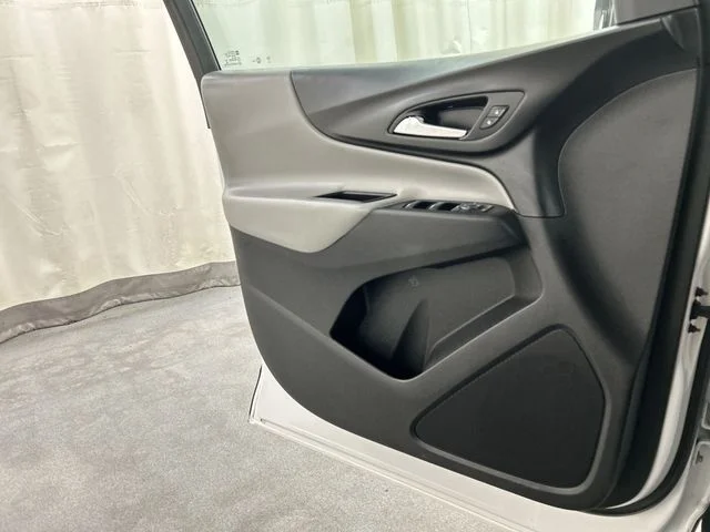 Used 2018 White Chevrolet LS image 18