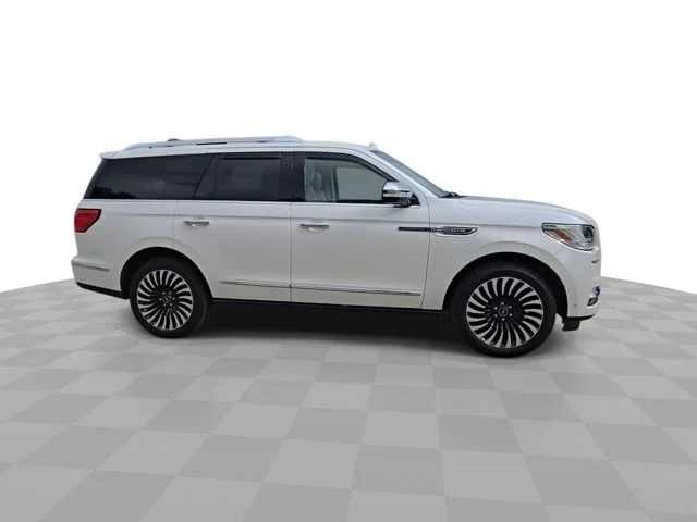 Used 2019 White Platinum Clearcoat Metallic Lincoln Black Label image 9