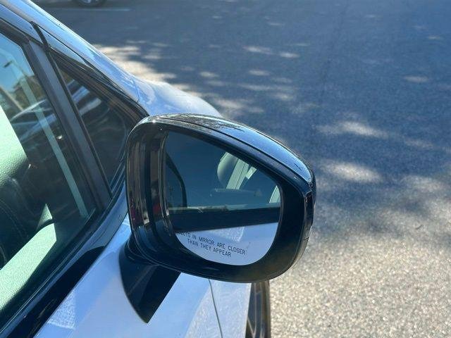 New 2026 Bright White Clear-Coat Exterior Paint Chrysler Limited image 11