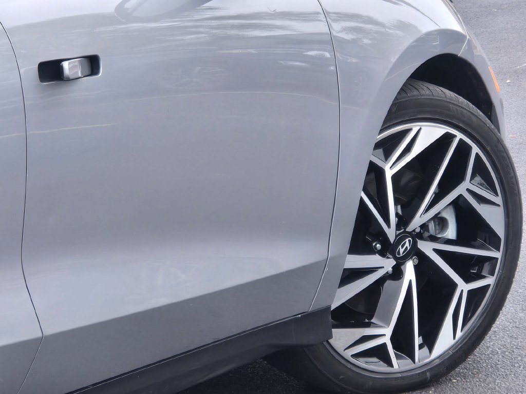 2024 Hyundai IONIQ 6 Limited - Photo 19