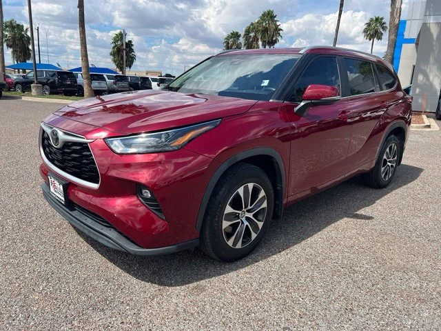 Used 2023 Red Toyota XLE image 3