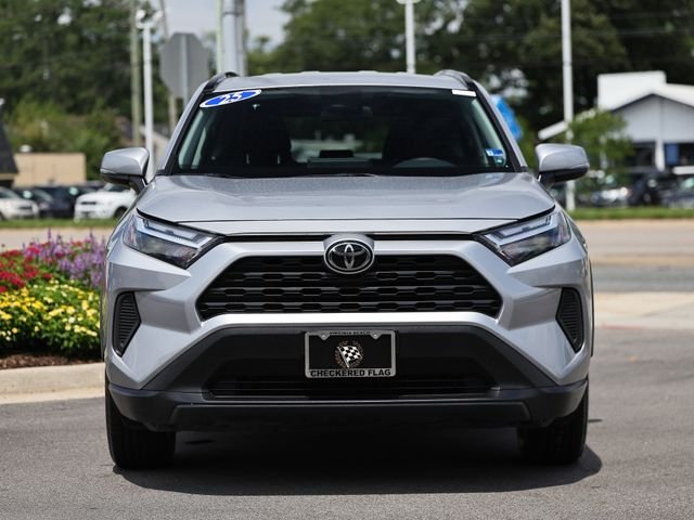 Used 2025 Silver Sky Metallic Toyota XLE image 14