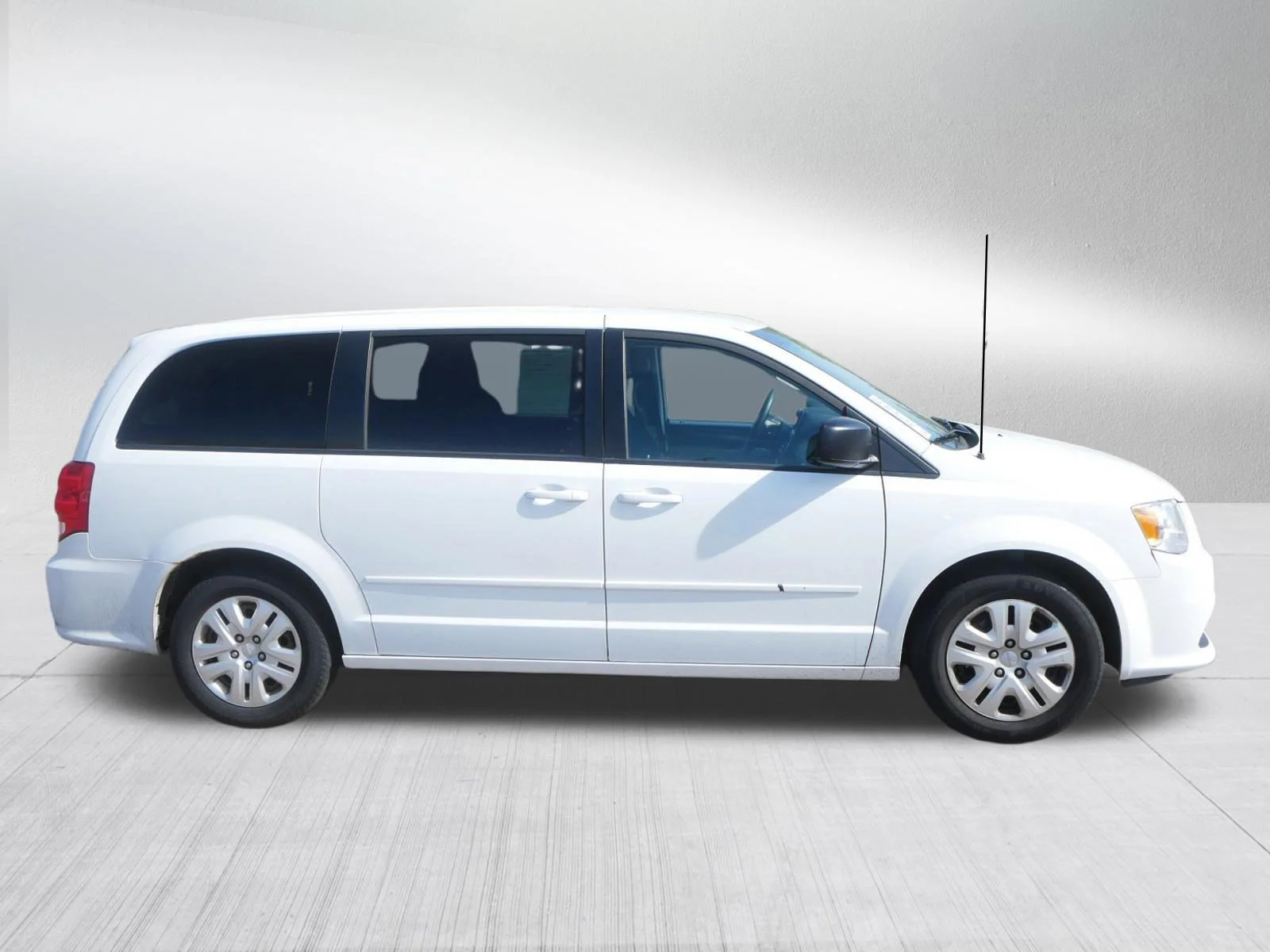 Used 2017 White Knuckle Clearcoat Dodge SE image 8