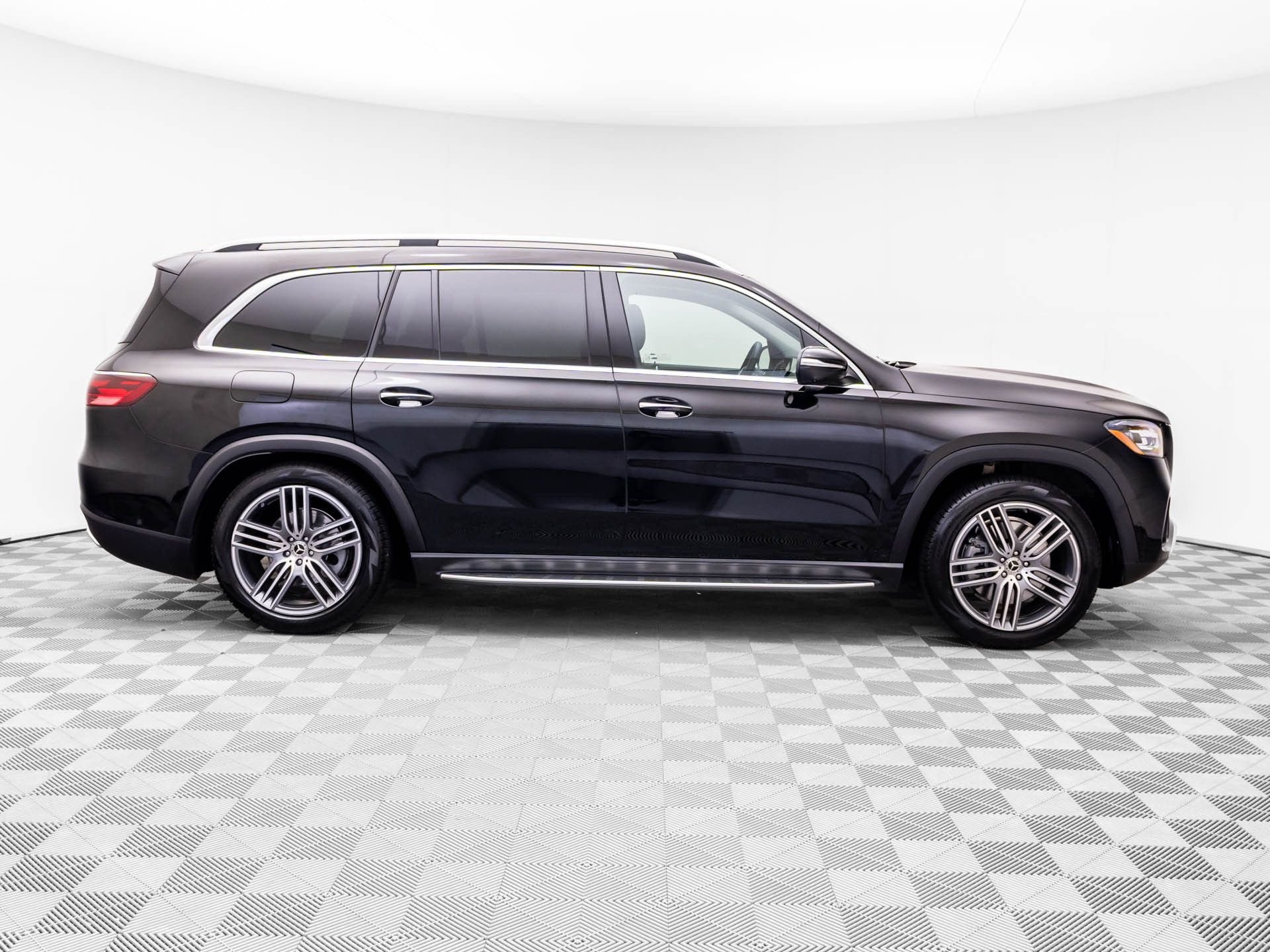 New 2026 Black Mercedes-Benz GLS 450 image 6