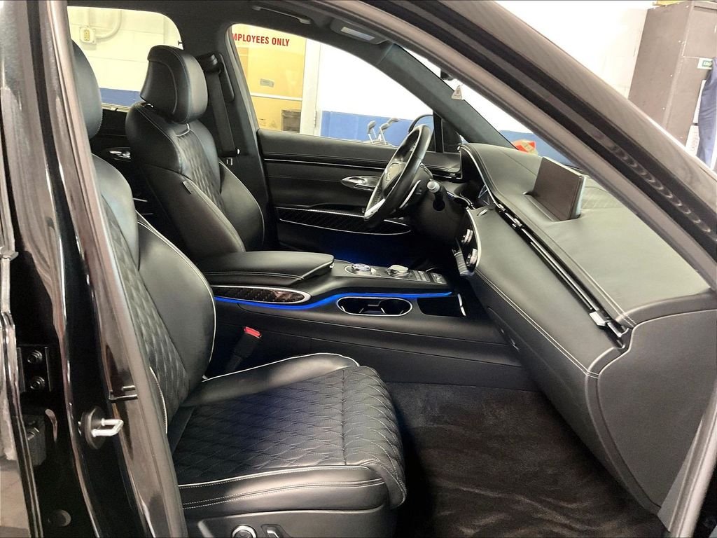 Used 2023 Black Genesis 3.5T Sport image 11