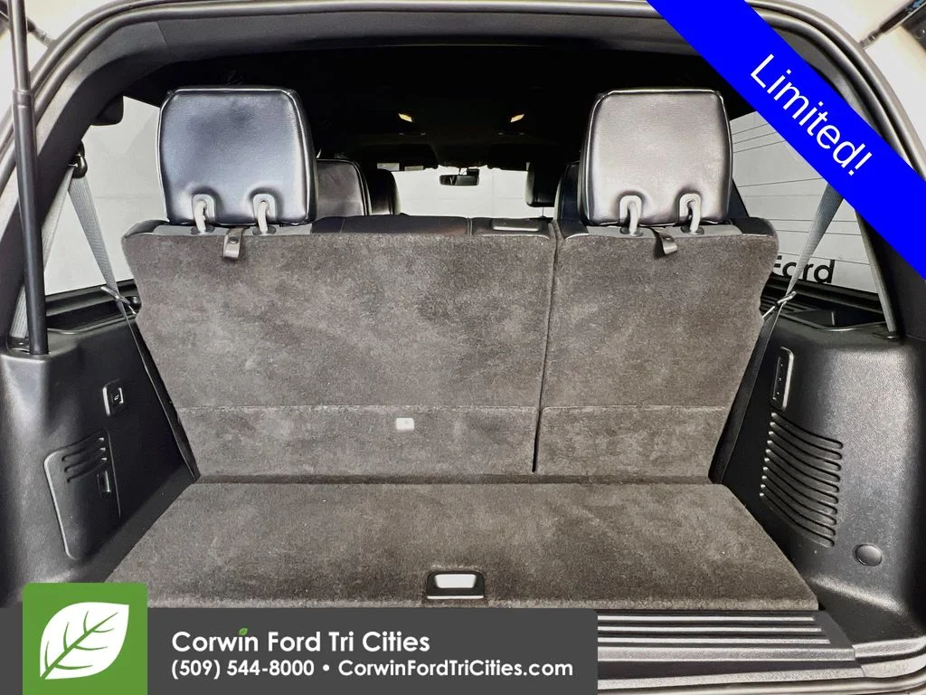 Used 2017 White Platinum Clearcoat Metallic Ford Limited image 14