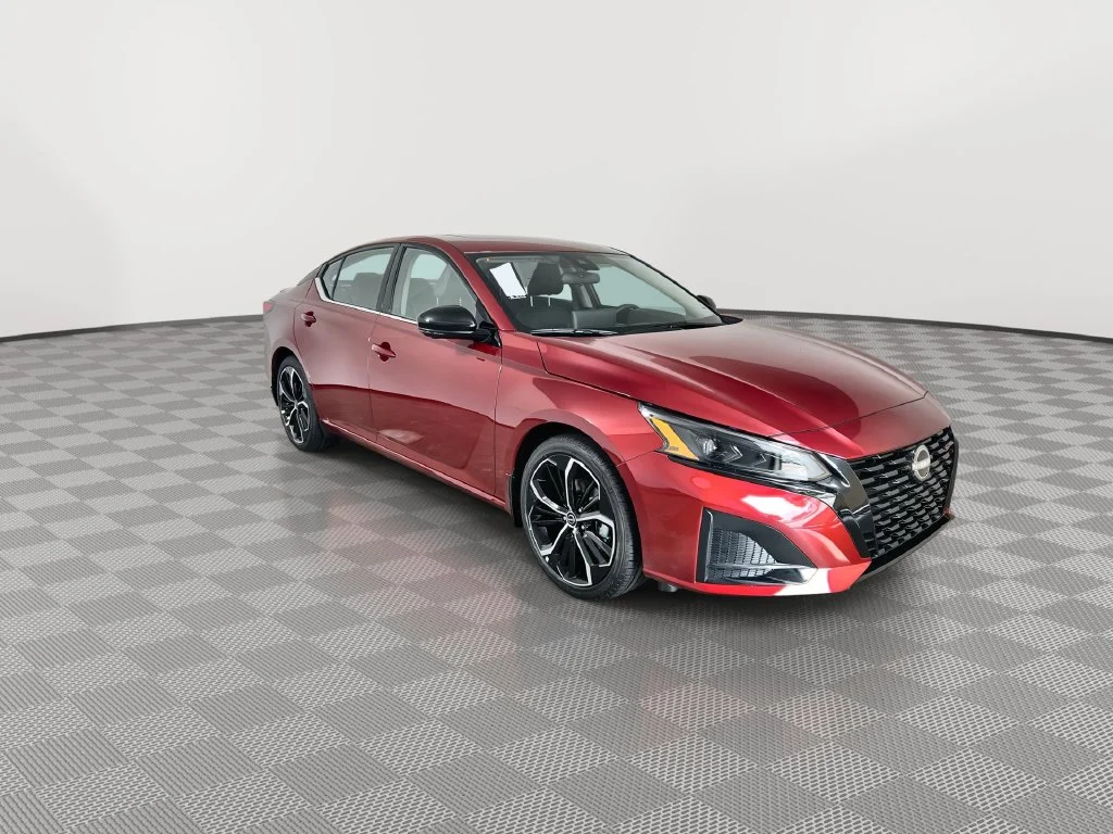 New 2026 Scarlet Ember Tintcoat Nissan SR image 2