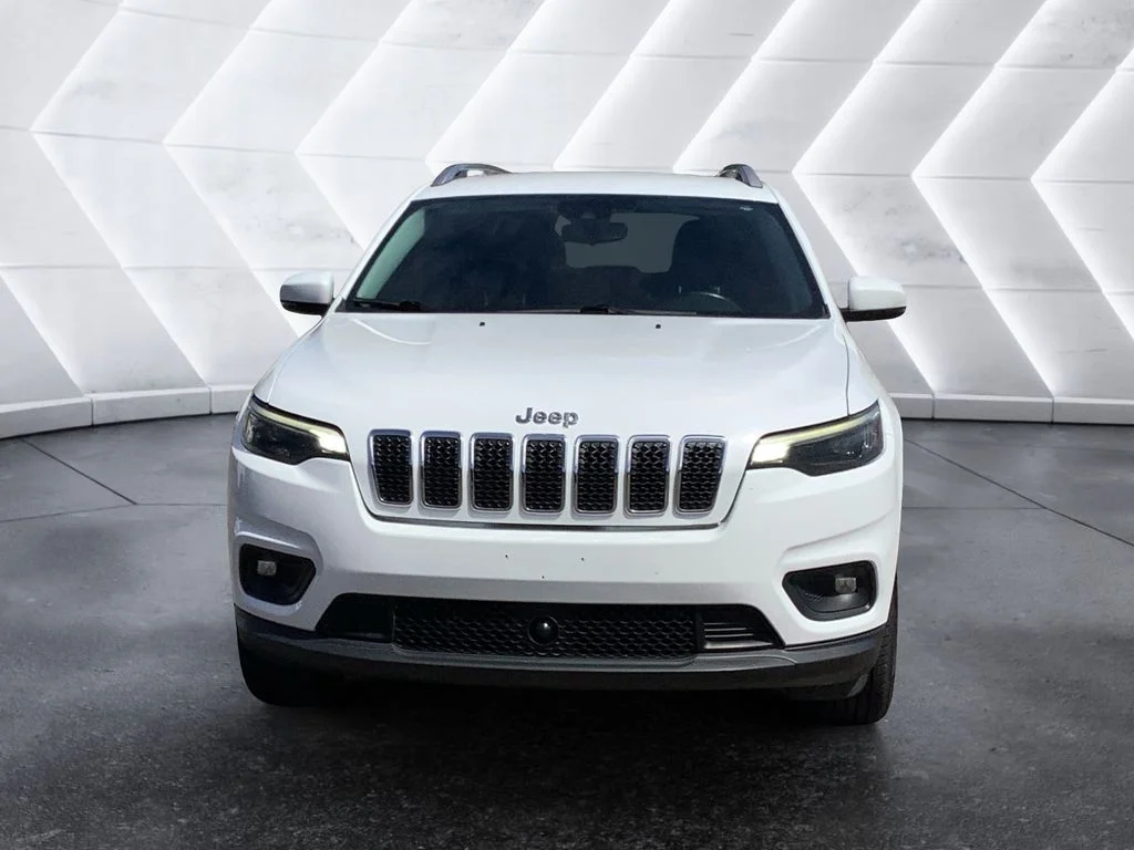 Used 2021 White Jeep Latitude Plus image 2