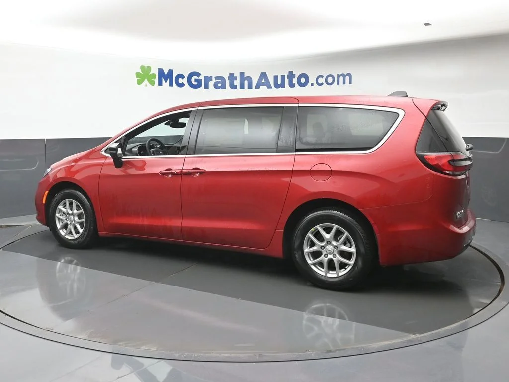 2026 Chrysler Pacifica Select - Photo 34