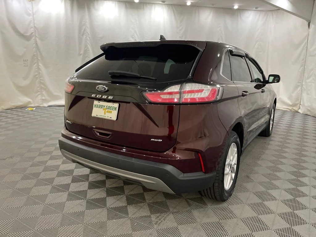 Used 2021 Burgundy Velvet Metallic Tinted Clearcoat Ford SEL image 5