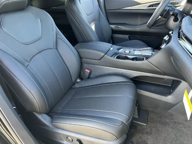 New 2027 BLACK OBSIDIAN INFINITI Luxe AWD image 11