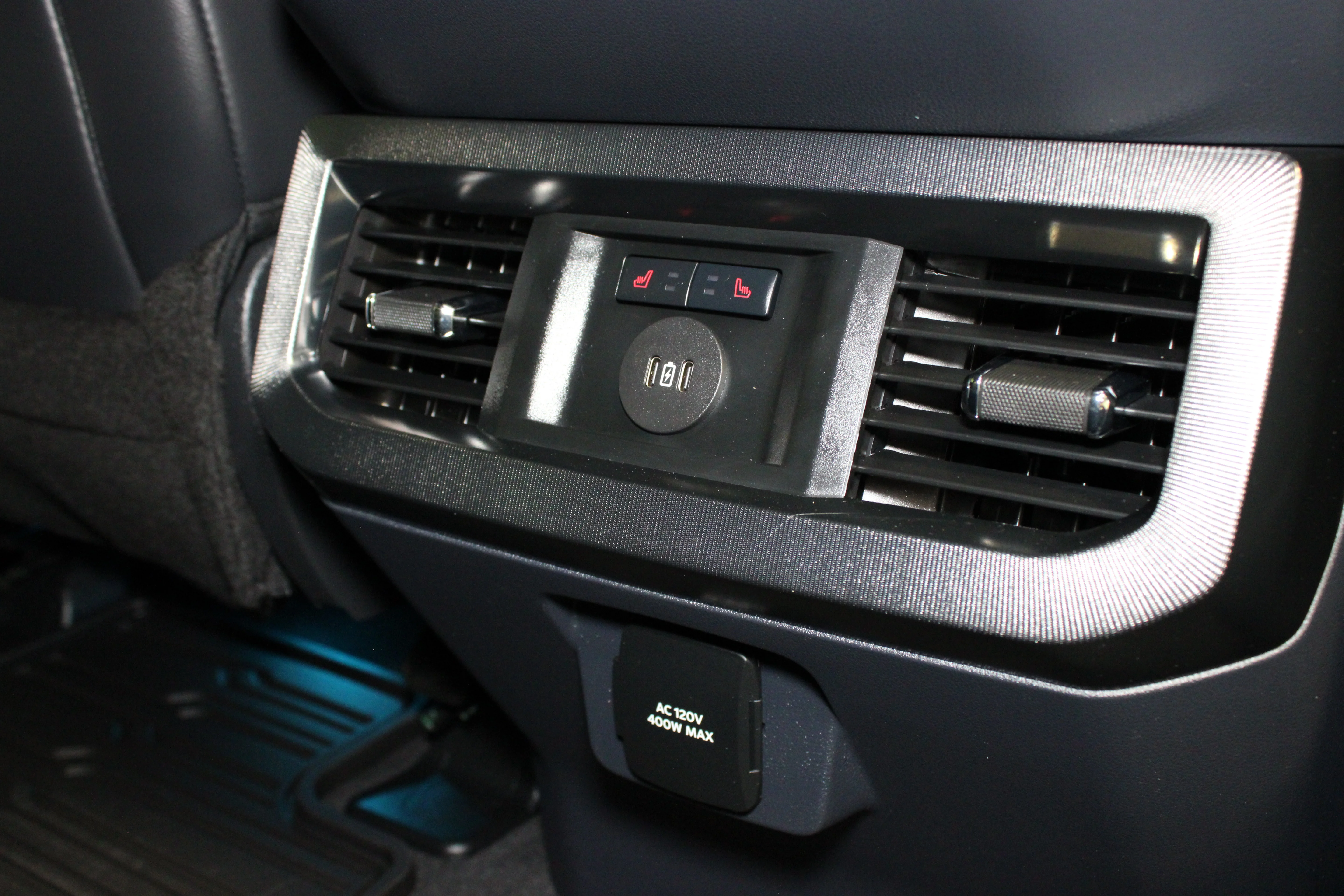 Used 2026 Agate Black Metallic Ford Platinum image 19
