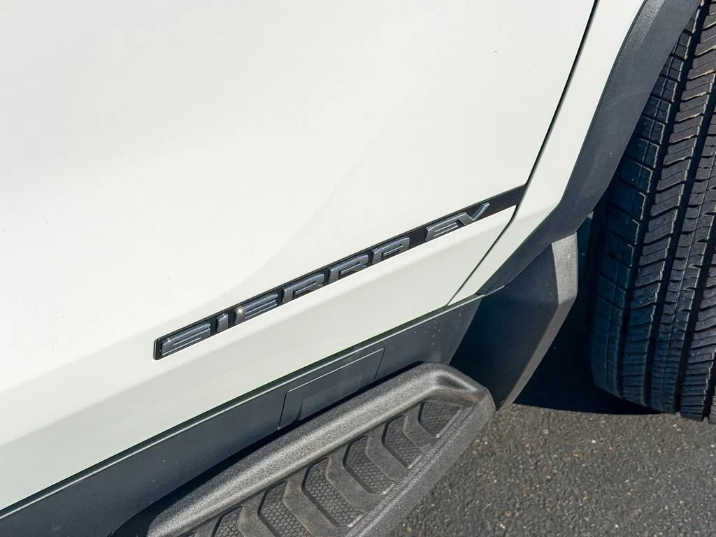 New 2026 Summit White GMC Elevation Extended Range image 5