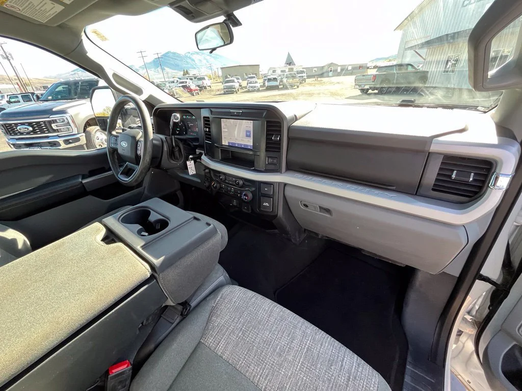 Used 2026 White Ford XL image 19